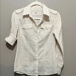 Banana Republic White Button-Up Shirt with Subtle Pattern